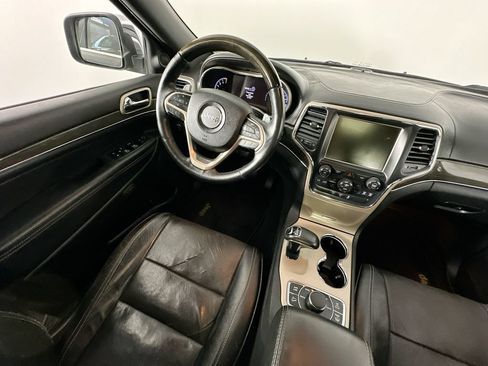 Used 2014 Jeep Grand Cherokee Overland AWD/4WD image 9