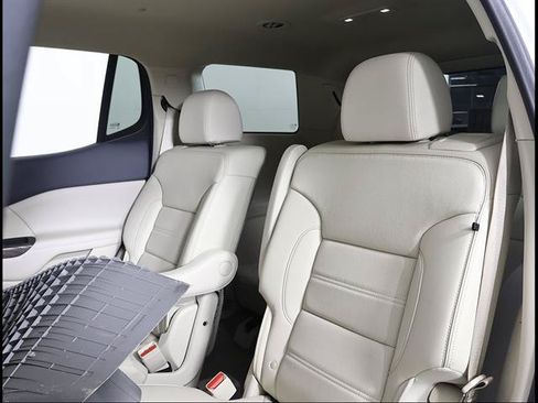Used 2023 GMC Acadia Denali FWD image 10