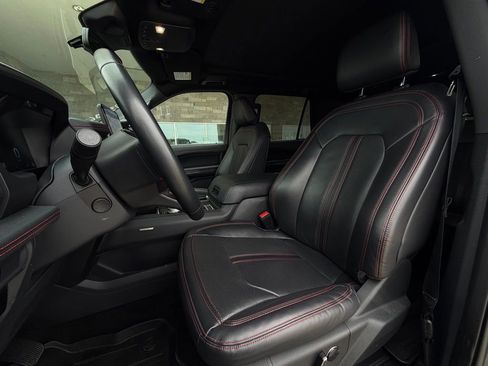 Used 2022 Ford Expedition Limited AWD/4WD image 6