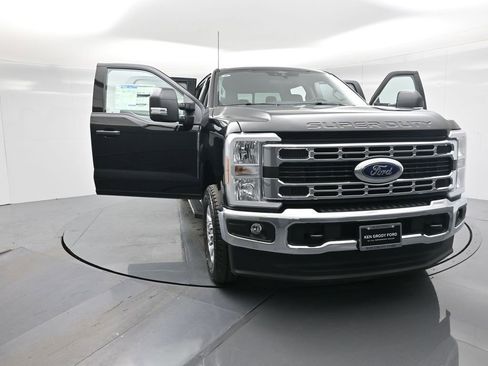 Certified 2024 Ford F250 XLT w/ FX4 Off-Road Package image 32