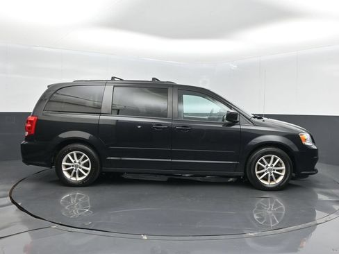 Used 2016 Dodge Grand Caravan SXT FWD image 6