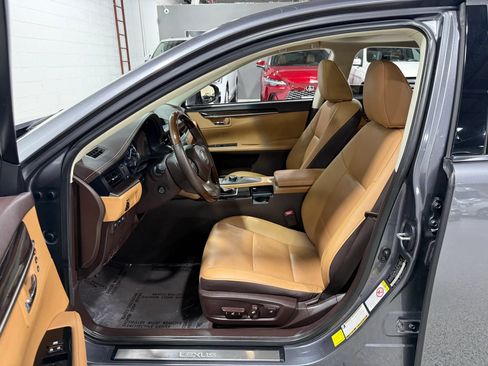 Used 2017 Lexus ES 350 w/ Premium Package FWD image 14