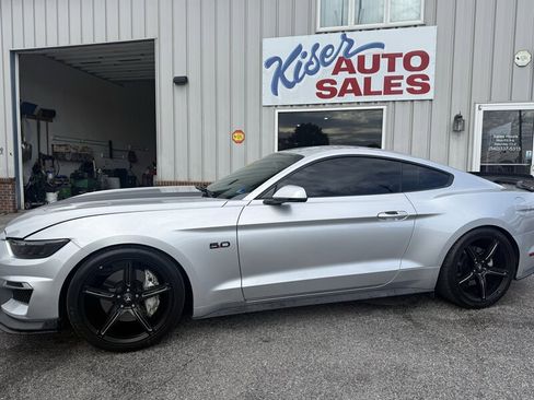 Used 2017 Ford Mustang GT Premium w/ Equipment Group 401A RWD image 12
