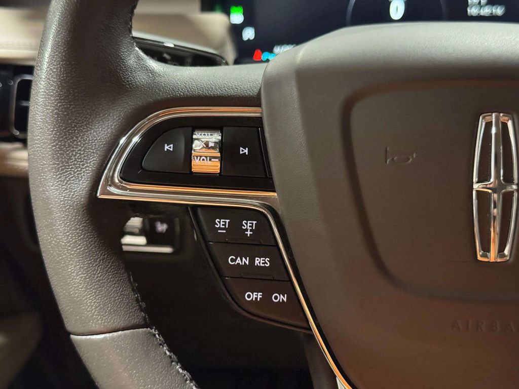 Certified 2022 Lincoln Nautilus FWD image 10