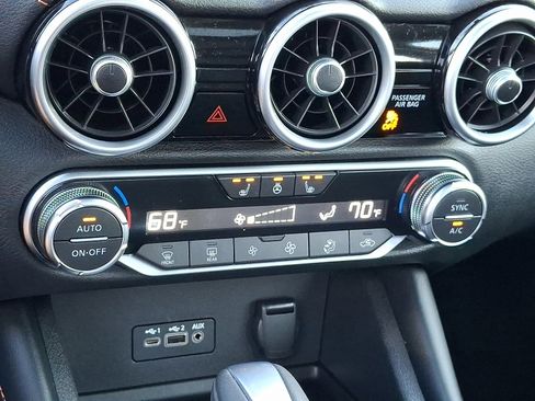 Certified 2021 Nissan Sentra SR w/ SR Premium Package image 16