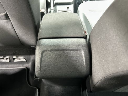 Used 2019 Volkswagen Golf S image 20