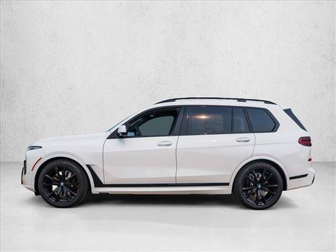 Used 2027 BMW X7 xDrive40i w/ M Sport Package AWD/4WD image 8