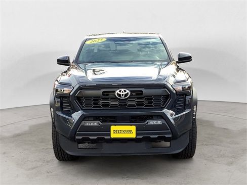 Certified 2025 Toyota Tacoma TRD Off-Road image 8