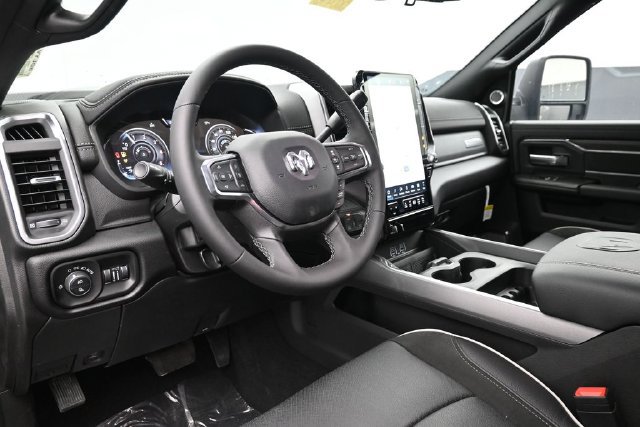 New 2026 RAM 3500 Laramie AWD/4WD image 21