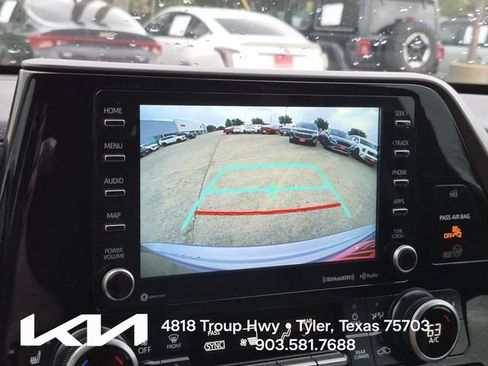 Used 2022 Toyota Highlander XLE FWD image 39