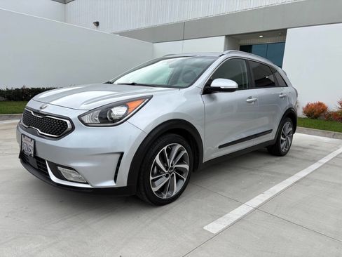 Used 2017 Kia Niro Touring w/ Advanced Technology Package image 1