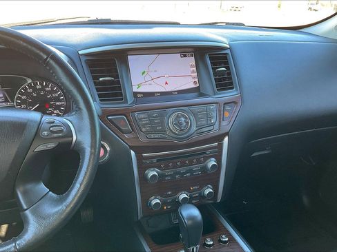 Used 2018 Nissan Pathfinder Platinum w/ Cargo Package image 6