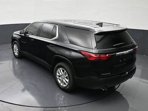 Used 2023 Chevrolet Traverse LS FWD image 14