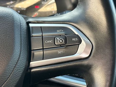 Used 2022 Jeep Compass Latitude image 30