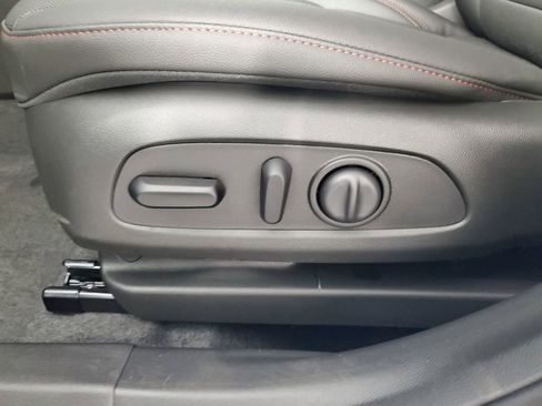 New 2026 Chevrolet Trax RS w/ Sunroof Package image 27