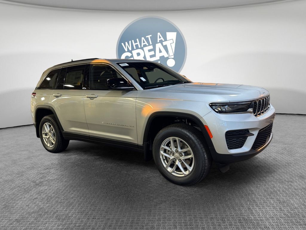 New 2025 Jeep Grand Cherokee Laredo X AWD/4WD image 1
