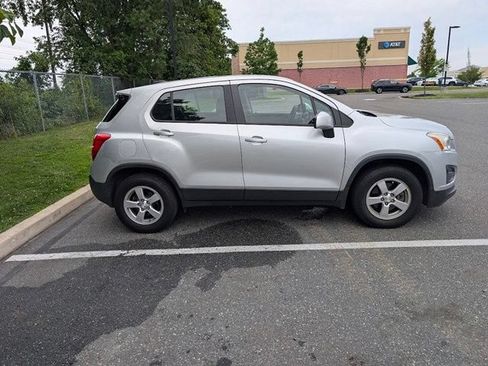 Used 2016 Chevrolet Trax LS AWD/4WD image 6