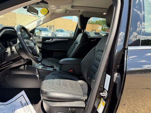 Used 2024 Ford Escape Platinum w/ Premium Technology Package AWD/4WD image 8