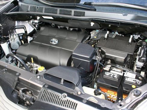 Used 2014 Toyota Sienna XLE image 32