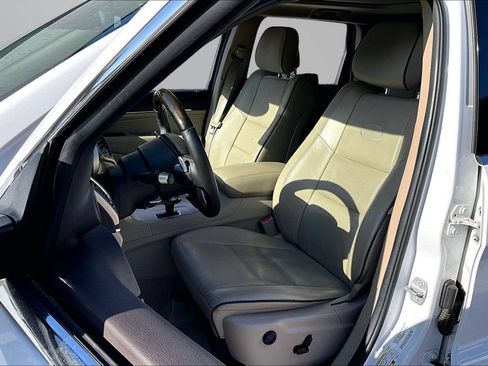 Used 2014 Jeep Grand Cherokee Overland w/ Advanced Technology Group RWD image 21