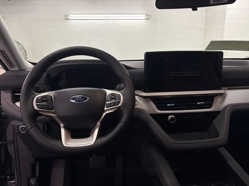 New 2026 Ford Explorer Active w/ Active Comfort Package RWD image 9