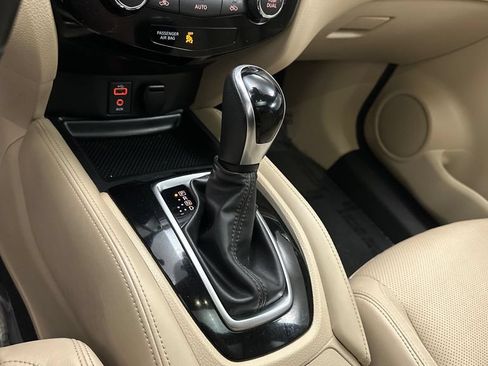 Used 2017 Nissan Rogue SL w/ SL Premium Package AWD/4WD image 14