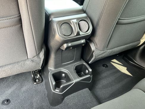 Used 2023 Jeep Wrangler Unlimited Sport AWD/4WD image 30