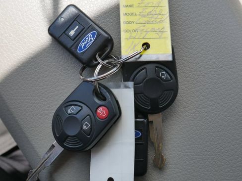 Used 2010 Ford Edge Limited AWD/4WD image 30