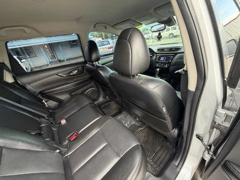 Used 2018 Nissan Rogue SL FWD image 20