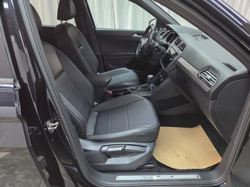 Used 2021 Volkswagen Tiguan SE R-Line image 15