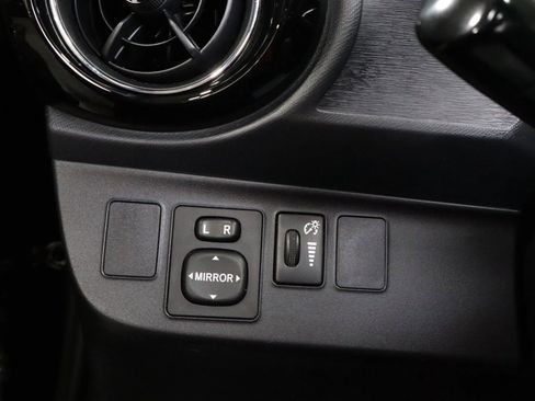 Used 2015 Toyota Prius C Three image 22