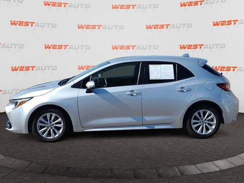 Used 2023 Toyota Corolla SE FWD image 2