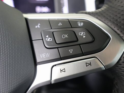 Used 2023 Volkswagen Atlas Cross Sport SEL R-Line image 31