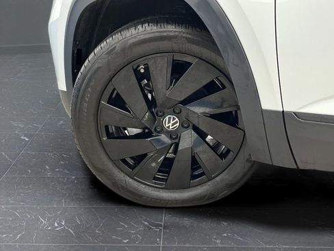 Used 2025 Volkswagen Atlas Cross Sport SE w/ Panoramic Sunroof Package image 36