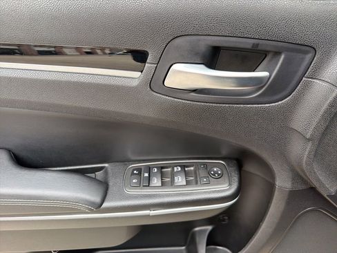 Used 2023 Chrysler 300 S w/ Safetytec Plus Group image 18