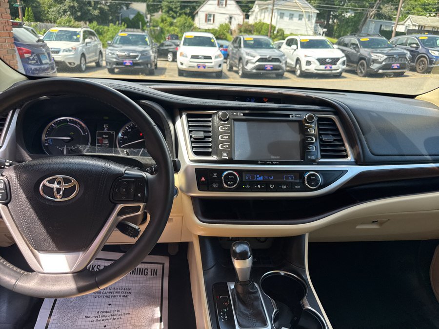 Used 2016 Toyota Highlander Limited Platinum AWD/4WD image 22