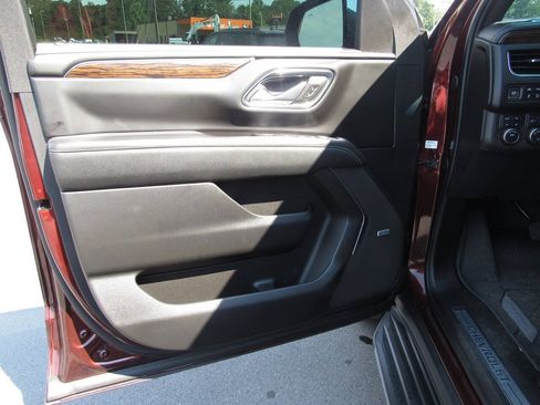 Used 2022 Chevrolet Tahoe Premier AWD/4WD image 19