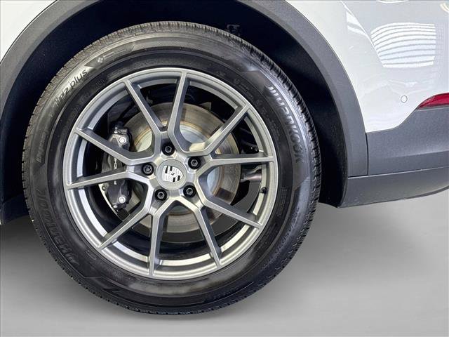 Certified 2026 Porsche Cayenne AWD/4WD image 24