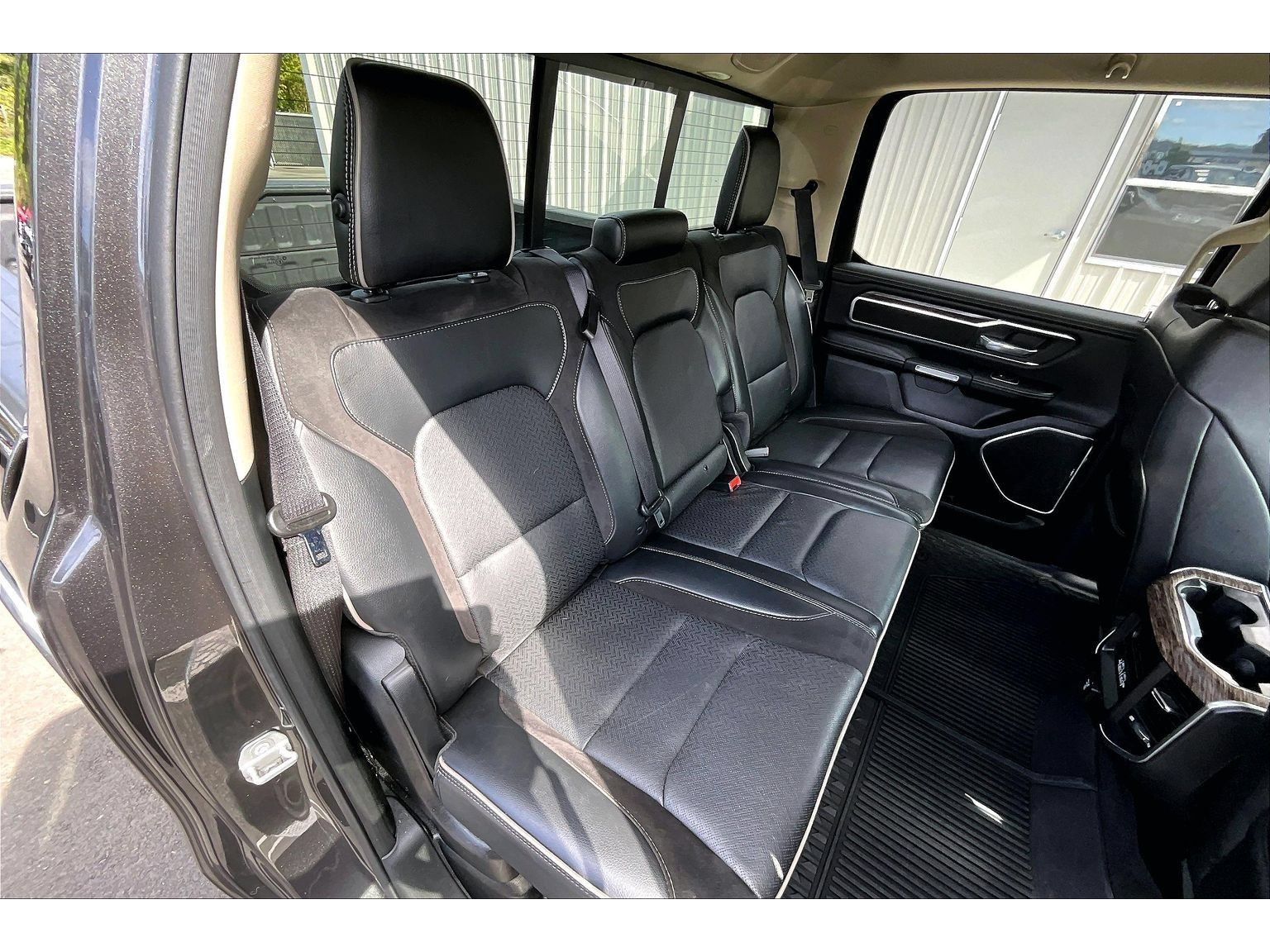 Used 2020 RAM 1500 Laramie AWD/4WD image 26