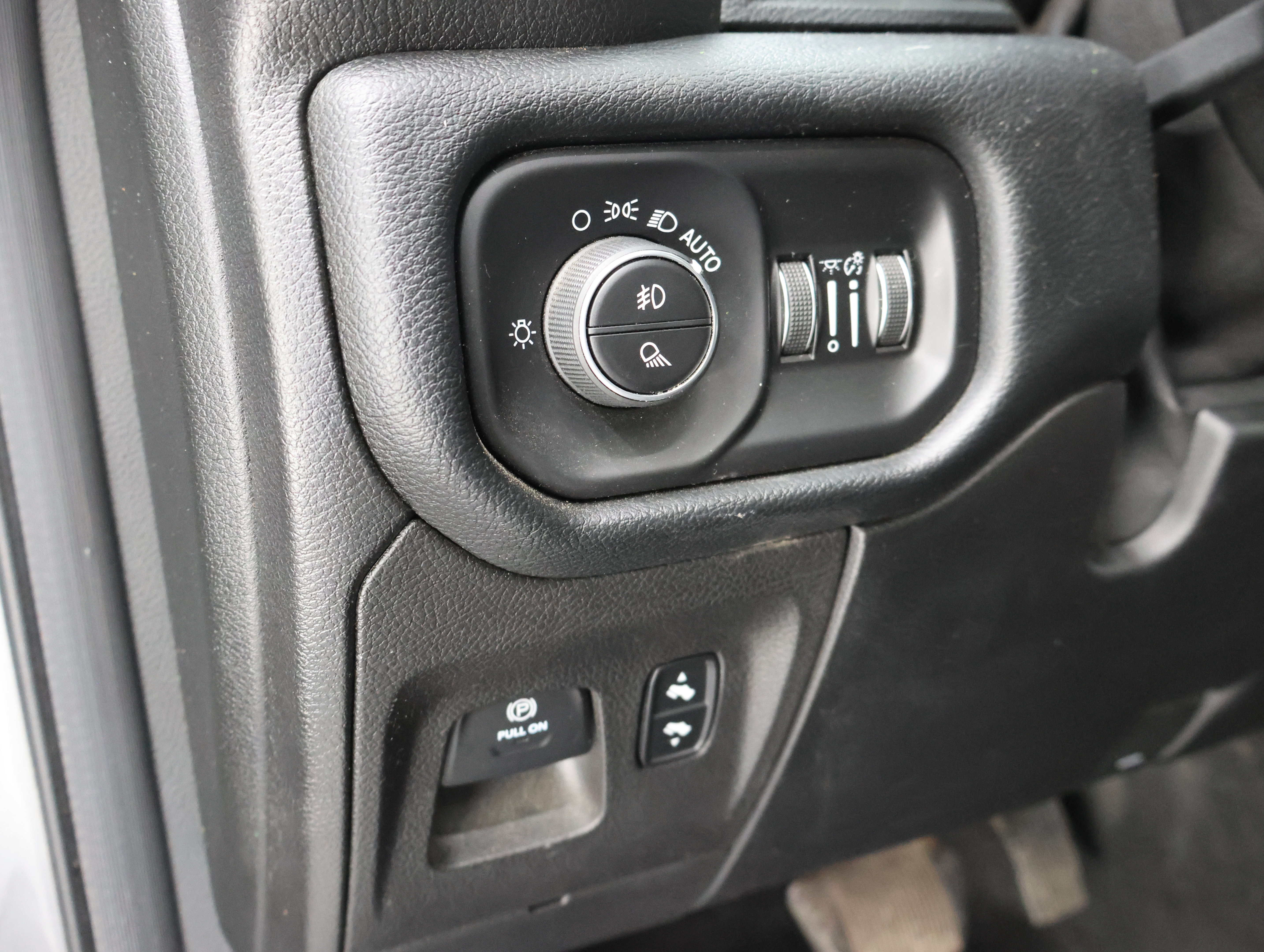Used 2020 RAM 1500 Laramie AWD/4WD image 42