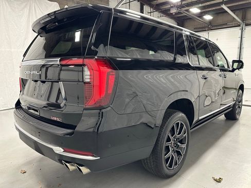 Used 2025 GMC Yukon XL Denali w/ Sun & Power Step Package image 7