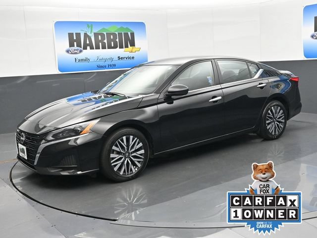 Used 2025 Nissan Altima 2.5 SV FWD image 1