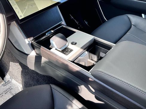 New 2026 Land Rover Range Rover SE AWD/4WD image 8