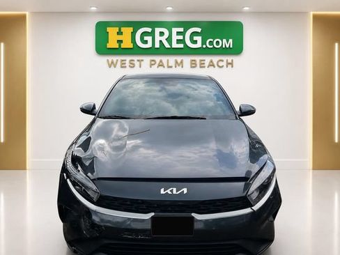 Used 2022 Kia Forte LXS w/ LXS Technology Package FWD image 7