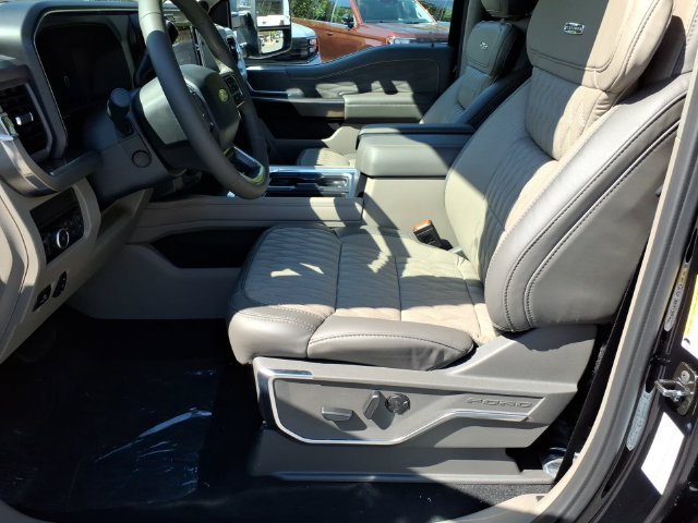 New 2027 Ford F350 Platinum w/ Platinum Plus Package AWD/4WD image 18