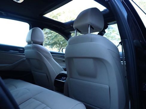 Used 2017 BMW 530i w/ Premium Package image 35