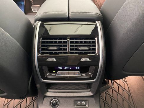 New 2026 BMW X7 M60i image 30