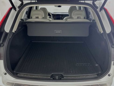 Certified 2025 Volvo XC60 B5 Plus w/ Protection Package Premier image 24