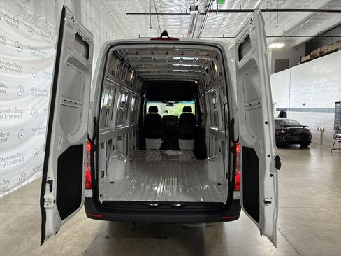 New 2025 Mercedes-Benz Sprinter 2500 image 16