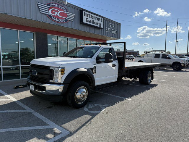 Used 2018 Ford F550 4x4 Regular Cab Super Duty image 2